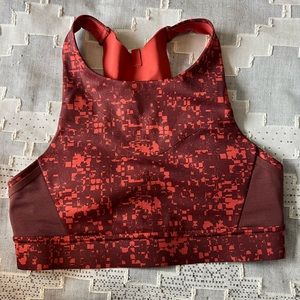 Brooks sports bra with phone pocket - Small